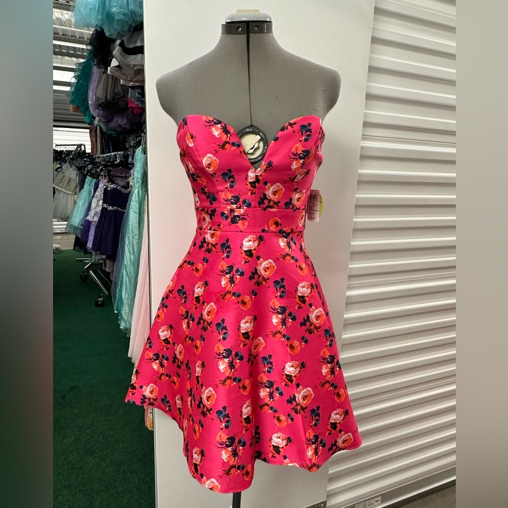 New pink floral print Windsor dress